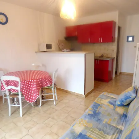 Rue De La Perouse Apartament